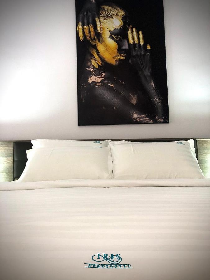 Iris Luxury